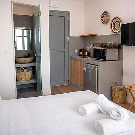 Aidani Luxurious Santorini Island