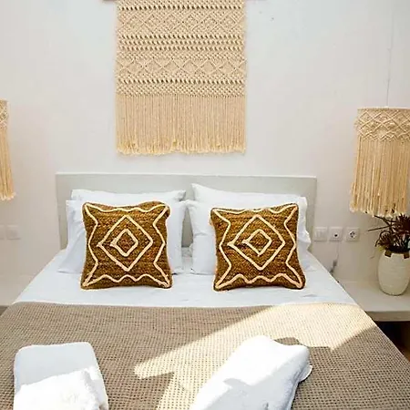 Aidani Luxurious Santorini Island